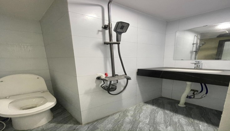 Cho thuê nhà nguyên căn ngõ ô tô Hồng Mai 38m2, 3 tầng ở gia đình, nhóm ít người 8.5tr/tháng